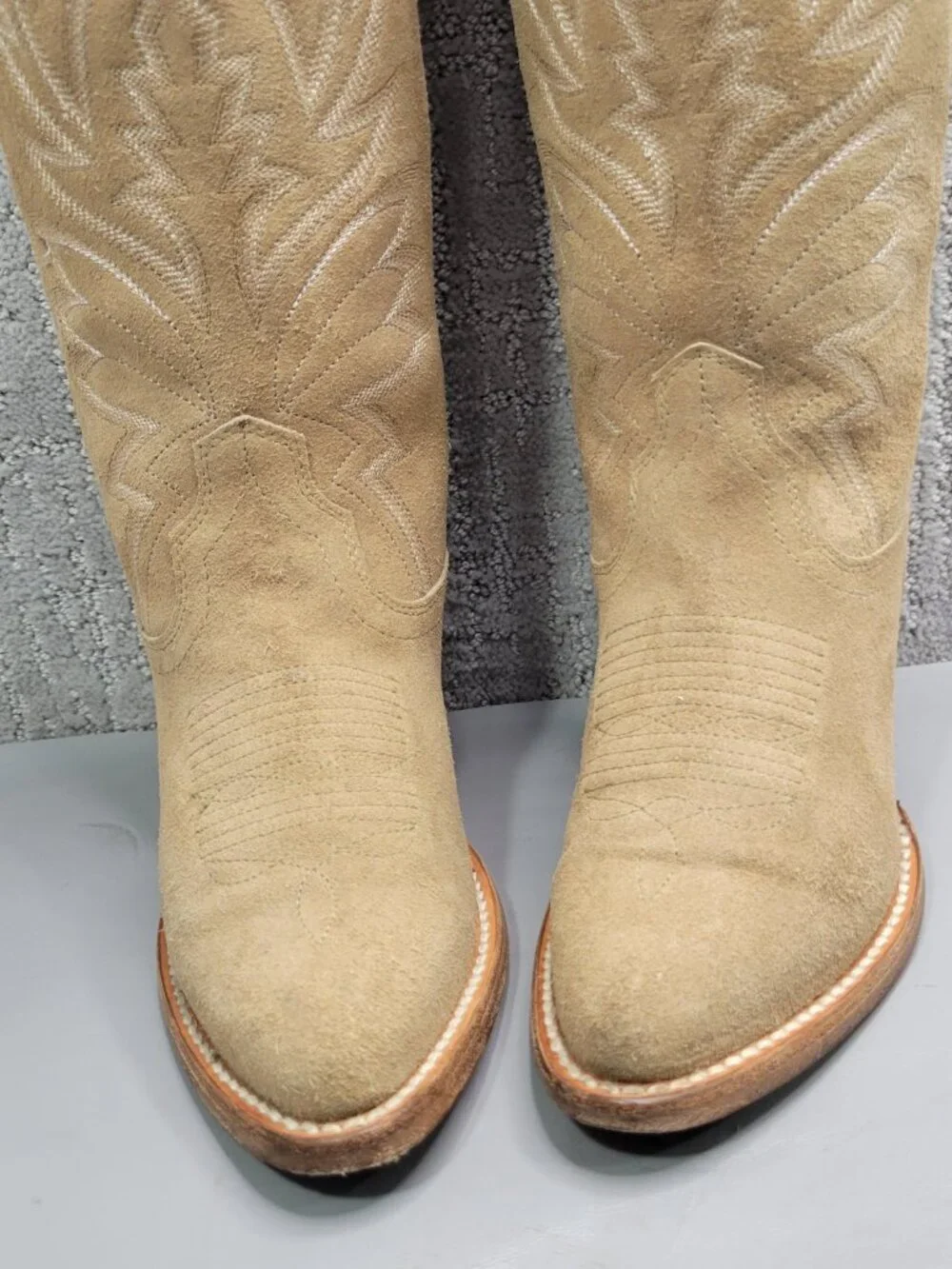 Tecovas The Abby Women's Size US 5B Driftwood Suede Cowgirl Boots.